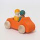 Houten cabriolet auto oranje met 2 vriendjes, Grimms 09308