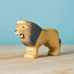 Houten leeuw (mannetje), Bumbu toys 2018